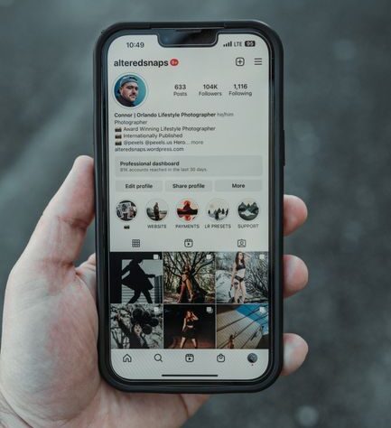 **Communication d’entreprise à Orléans : Comment Atmedia Transforme Votre Visibilité en Résultats Concrets ?**